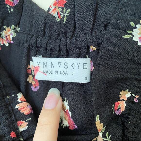 Flynn Skye Black Floral Off Shoulder Mini Dress Small - Picture 3 of 5